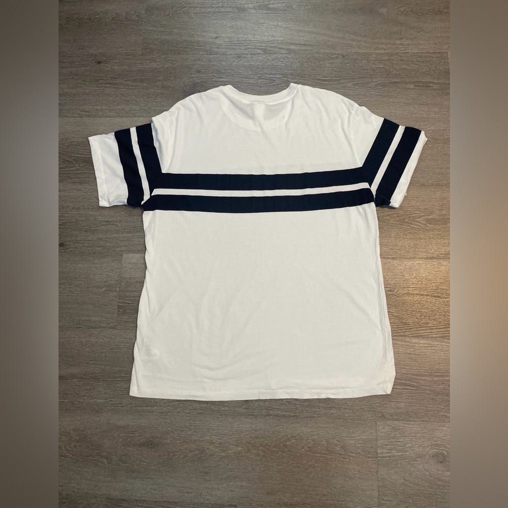 H&M stripped men’s T-Shirt size XL